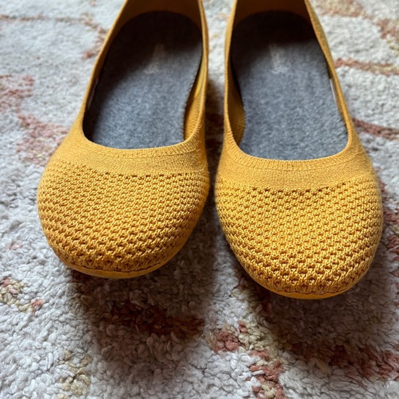 Allbirds Tree Breezers Flats | 8 | Yellow - Picture 2 of 9